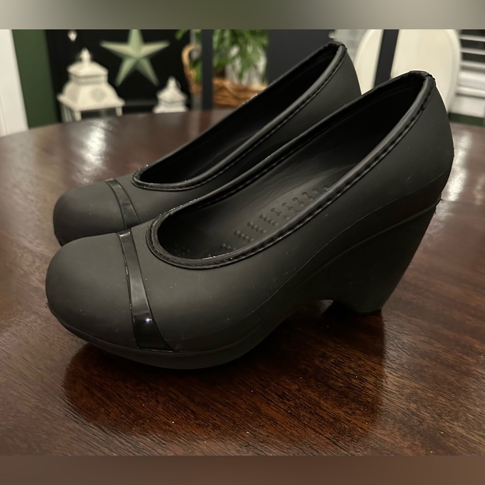 CROCS Black Platform Wedge Pumps - Picture 3 of 10